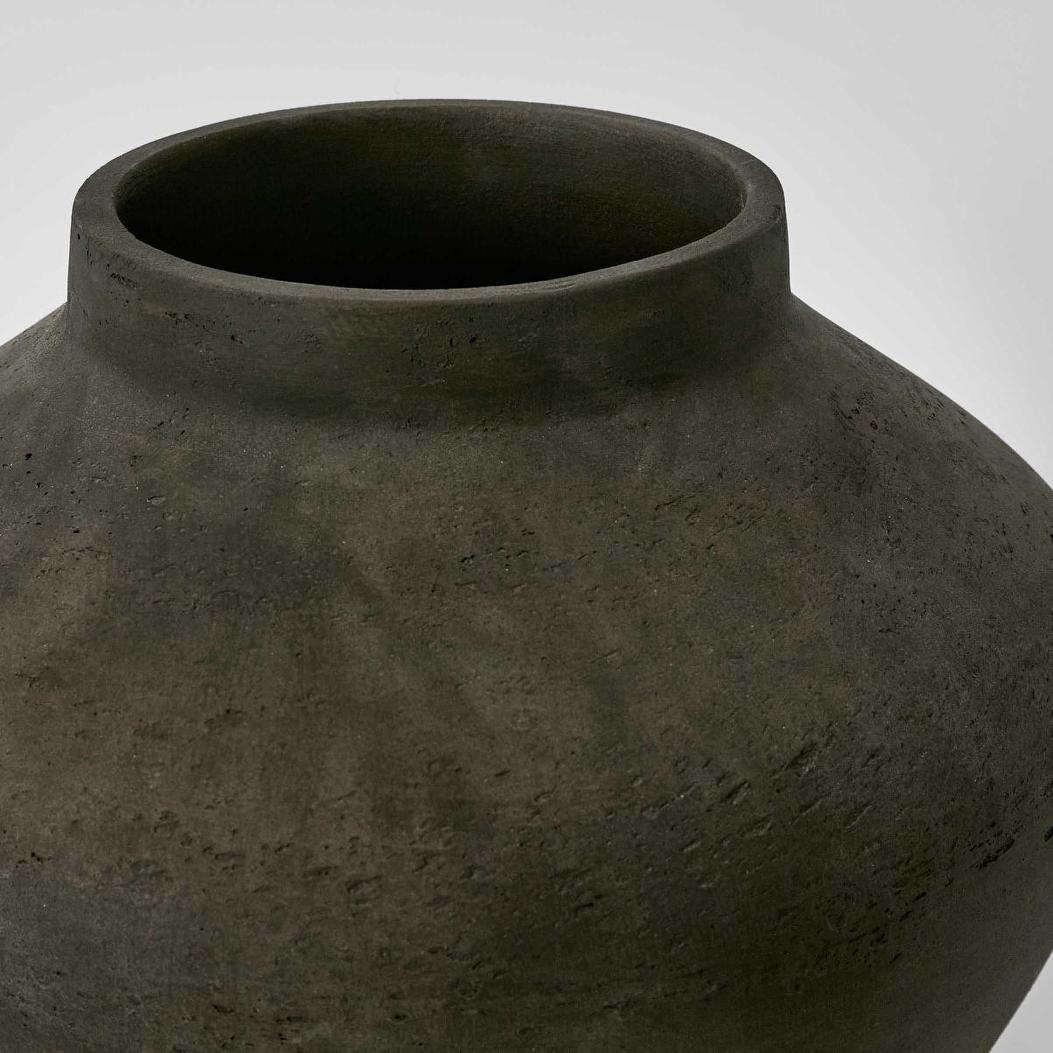 Earth Brown Eco-Cement Decorative Vase – 25.5 cm Tall – product photo 2