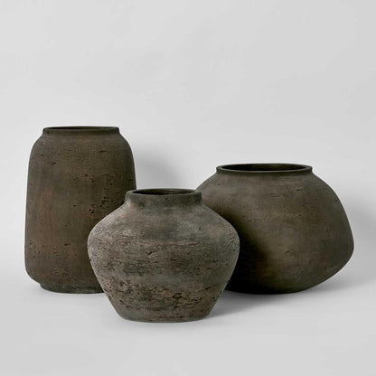 Earth Brown Eco-Cement Decorative Vase – 25.5 cm Tall – product photo 3