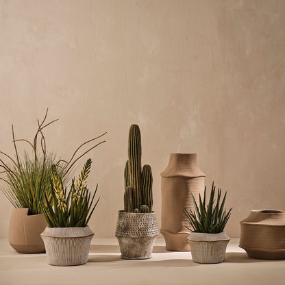 Textured Ceramic Decorative Pot – 20 cm Tall – product photo 3