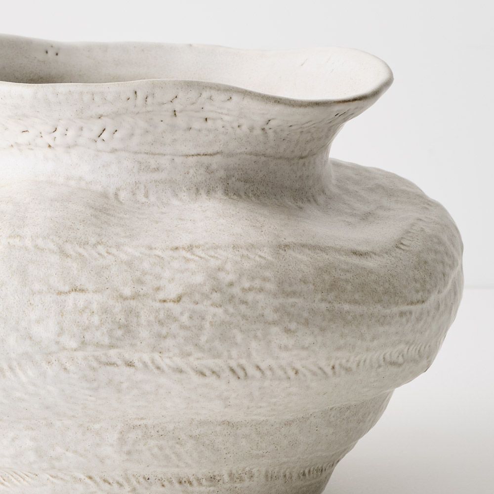 Sculptural Earth-Tone Ceramic Pot – 23 cm Tall – product photo 2